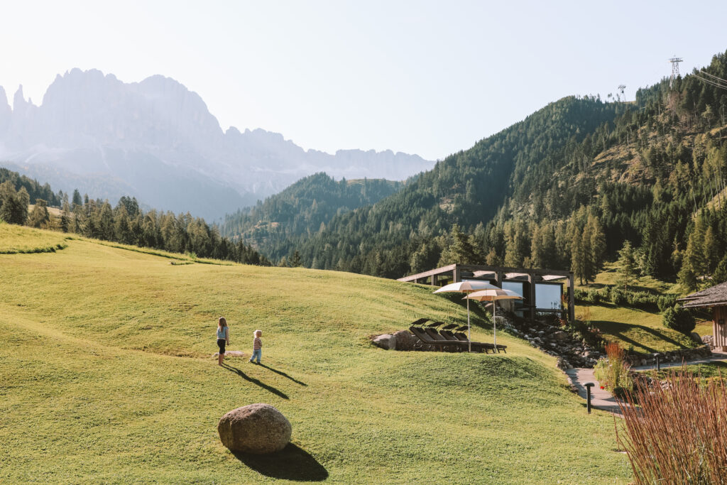 Panoramablick vom Wanderhotel in den Dolomiten
