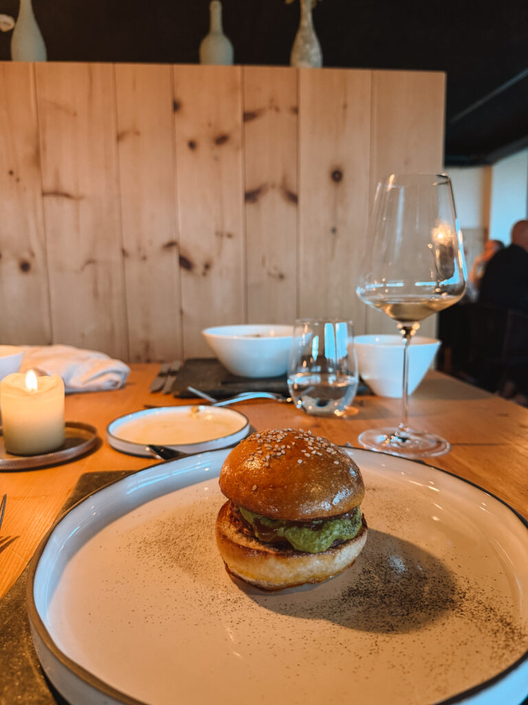 veganer Burger Naturhotel Pfösl