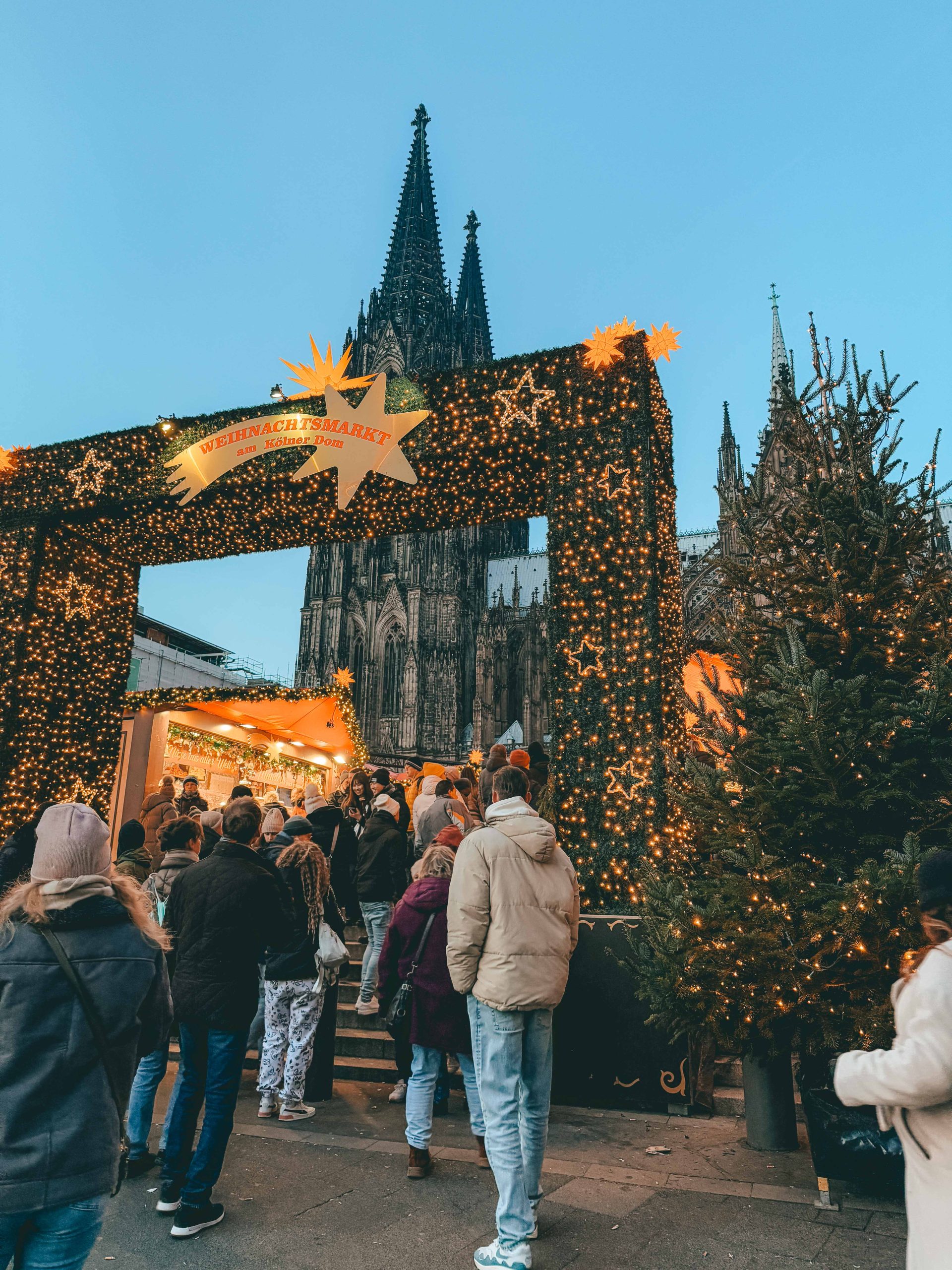 ULTIMATE GUIDE TO THE COLOGNE CHRISTMAS MARKETS