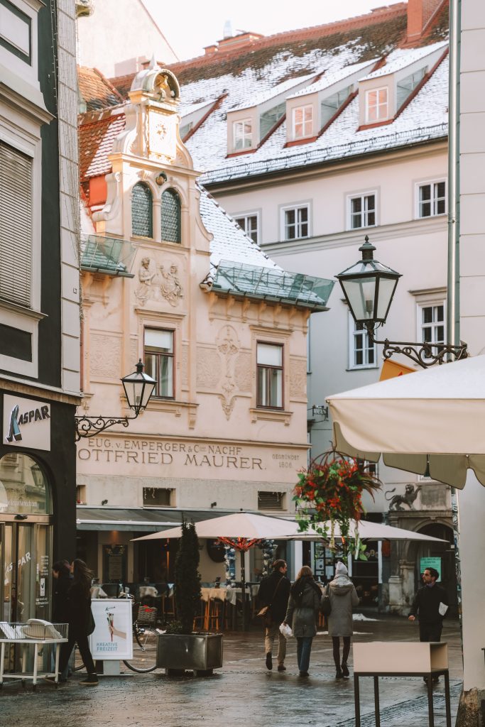 Everyday café life in Graz as part of a Graz travel guide