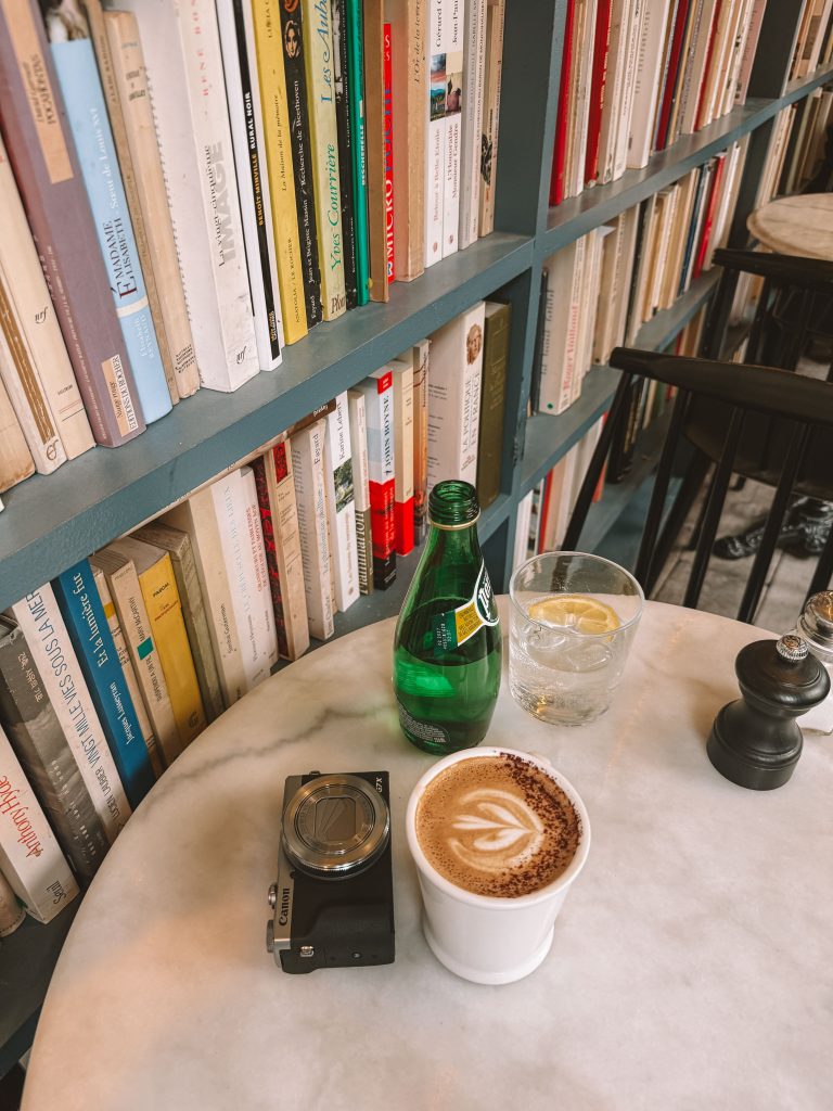 Paris Café Frühstück